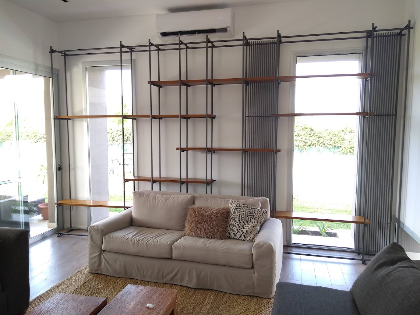 Mueble de living a medida realizado por Amoblamientos Ceballos