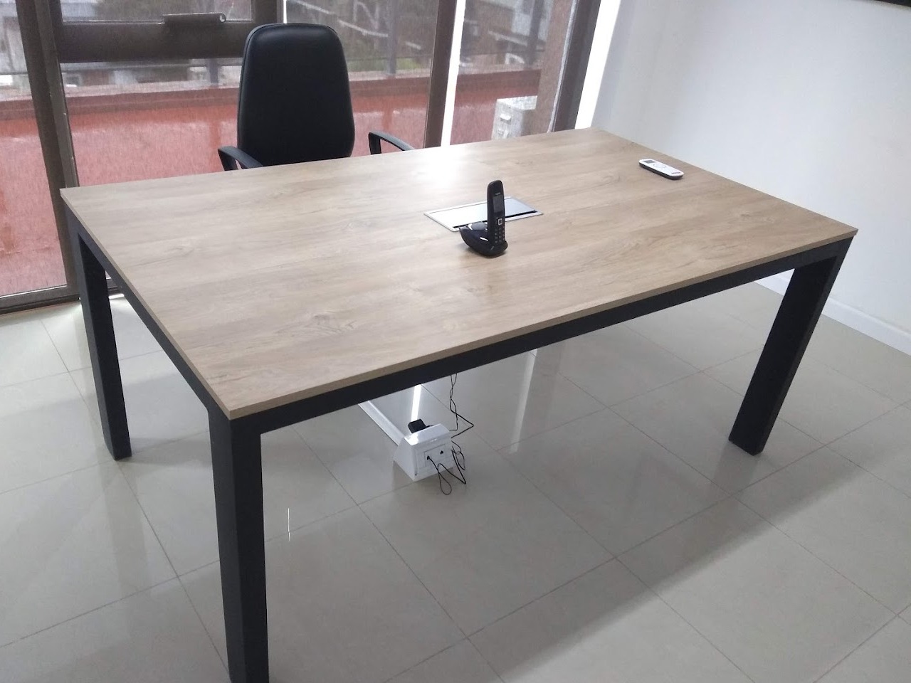 Mobiliario de oficina a medida para espacio de trabajo